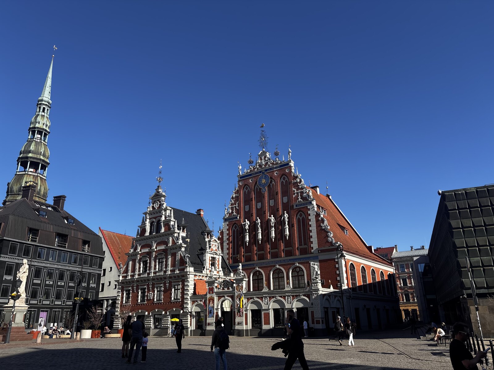 The House of the Blackheads (Melngalvju nams) on Town Hall Square, Riga, Latvia &mdash; the elaborate red-and-white Dutch Renaissance facade.